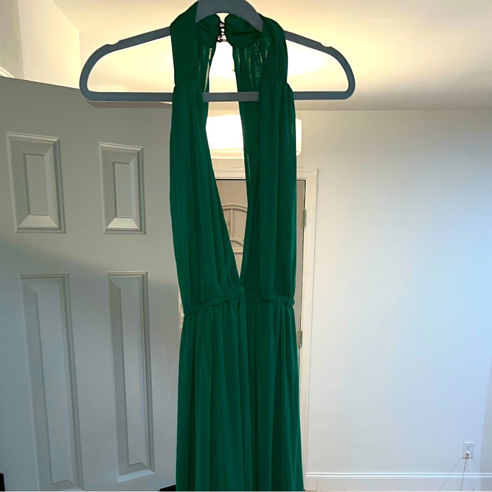 Gorgeous green gown open back flowy slitted bottom beautiful